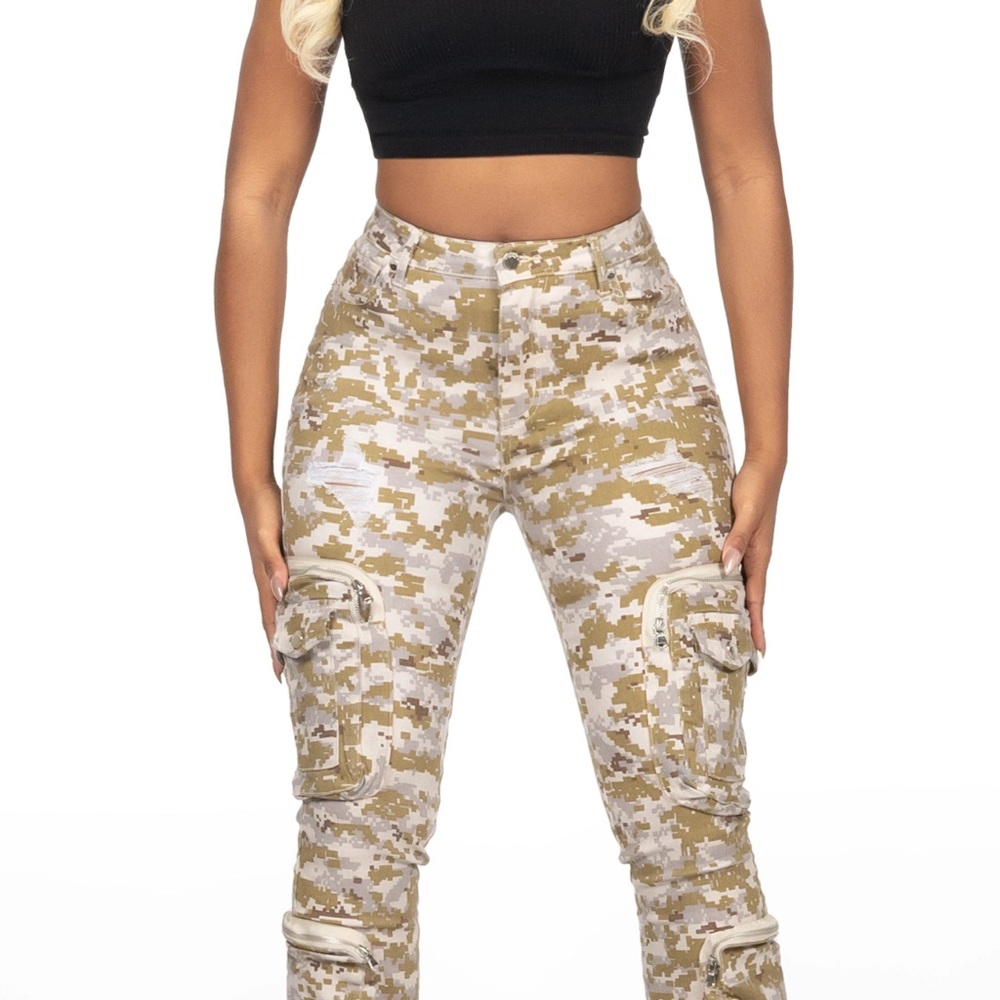 Rockstar Original Alisson Digital Camo Cargo Super Stacked Jean